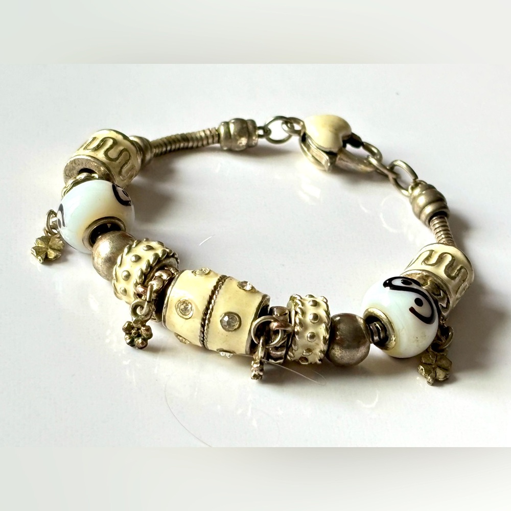 🌷5/25$ Ladies Ornate Charm Bracelet Heart Shape Hook Silver White Tone